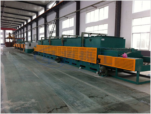 Continuous mesh belt plate quenching and heat treatment production line